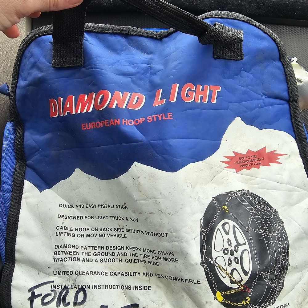 Diamond Supply Co. Tire Chains & Handy Storage & Carry Bag With Instruction Card
